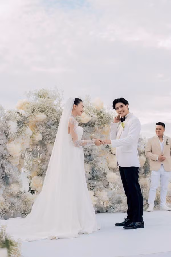 Không giấu nổi niềm hạnh phúc, cô dâu Ngô Thanh Vân nghẹn ngào bật khóc trong đám cưới ảnh 9