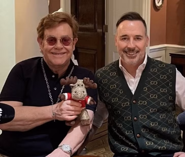 Bí mật sau những cuộc hôn nhân lâu dài và hạnh phúc của các sao nổi tiếng ảnh 3