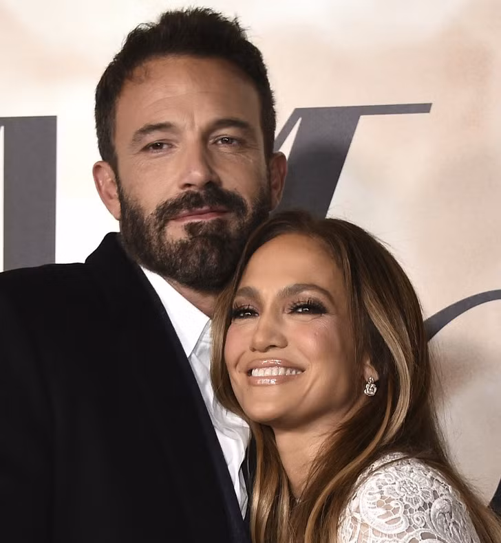  Những sao nữ nổi tiếng vượt định kiến hẹn hò với người kém tuổi ảnh 5