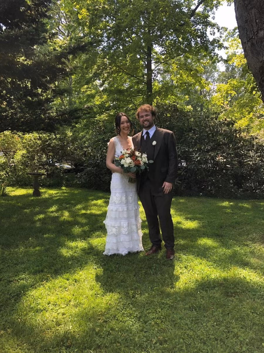 Lễ cưới của Anna Trương - con gái lớn của nhạc sĩ Anh Quân (chồng diva Mỹ Linh) và hôn phu Eric Derwallis đã diễn ra tại Mỹ.