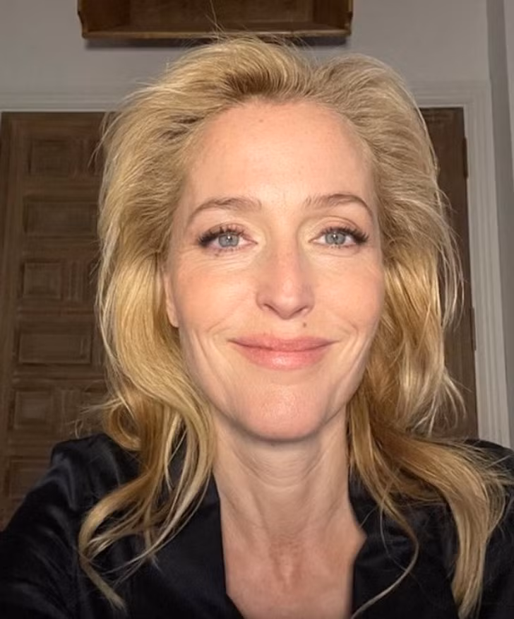 Gillian Anderson (52 tuổi).