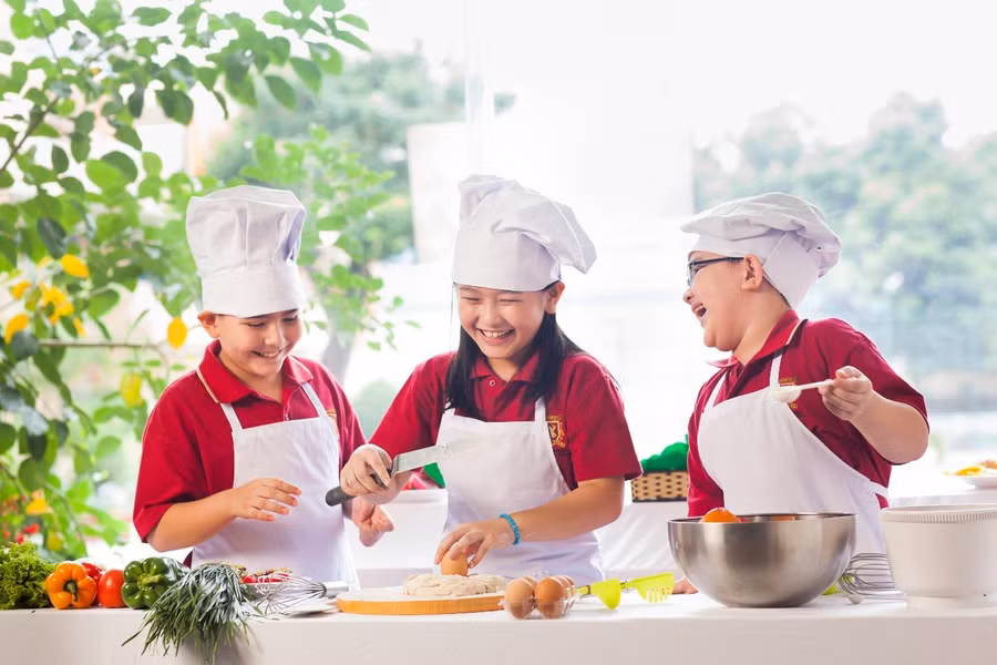 Học sinh thỏa sức bồi dưỡng năng khiếu tự chọn cùng các chuyên gia trong 5 tuần đầu của Khóa hè.