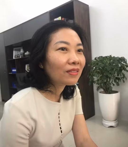 Hiệu trưởng Ngô Thị Hồng Lương.