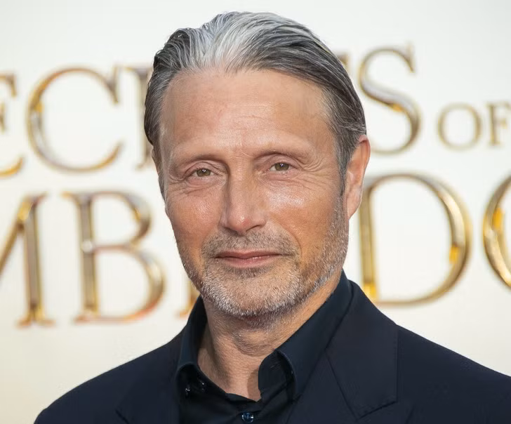 Mads Mikkelsen (56 tuổi).