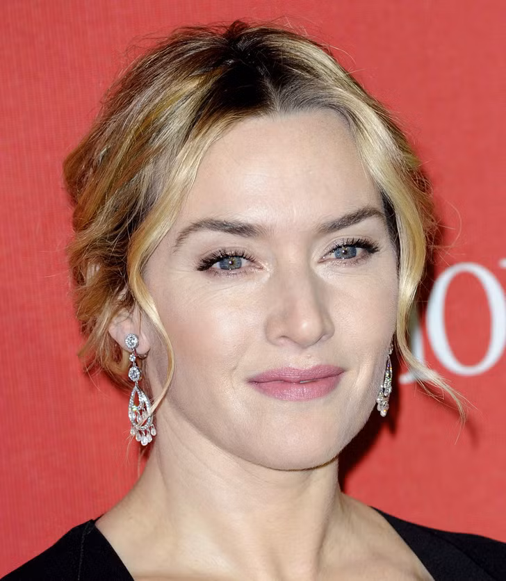 Những công việc khó tin các ngôi sao từng làm trước khi nổi tiếng ảnh 1