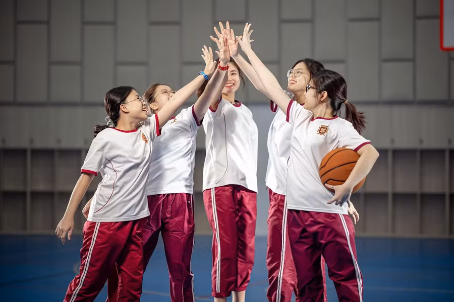 Trẻ tăng cường vận động và phát triển thể chất qua các môn thể thao đa dạng tại Trại hè.