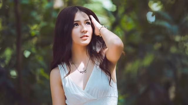 Sở thích của Tú Anh là đọc truyện, nghe nhạc, ca hát, xem phim, online ghi chép lại cảm xúc của bản thân và thích học tiếng Anh.