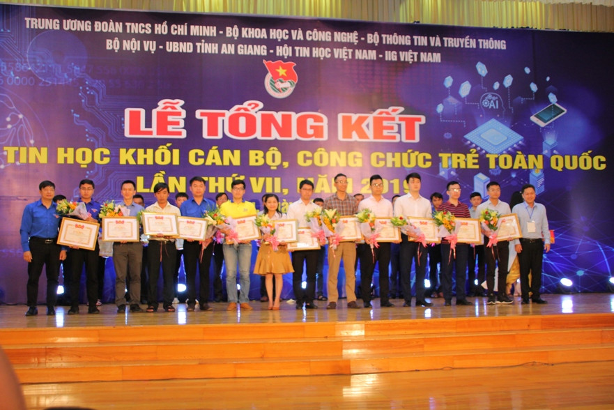 Hội thi đẩy ứng dụng có hiệu quả công nghệ thông tin; nâng cao chất lượng công việc của cán bộ, công chức trẻ.