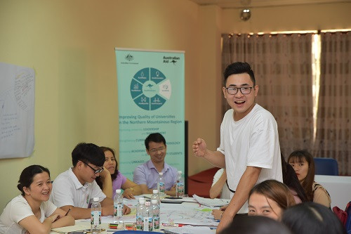 Để chuẩn bị nội dung cho Hội thảo toàn trường, thầy trò Trường ĐH Tây Bắc đã dành thời gian để thảo luận, trao đổi kỹ lưỡng, lựa chọn các nội dung "đắt giá" nhất!