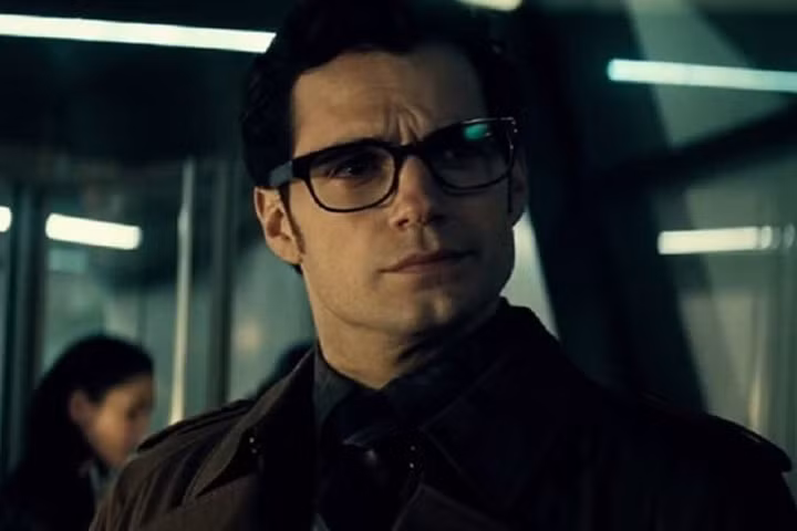 Vì sao Superman chỉ đeo mỗi cái kính vào là không ai nhận ra?