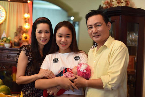 Những mỹ nhân Việt mang bầu khi đã 40 tuổi ảnh 3 Những mỹ nhân Việt mang bầu khi đã 40 tuổi - 3