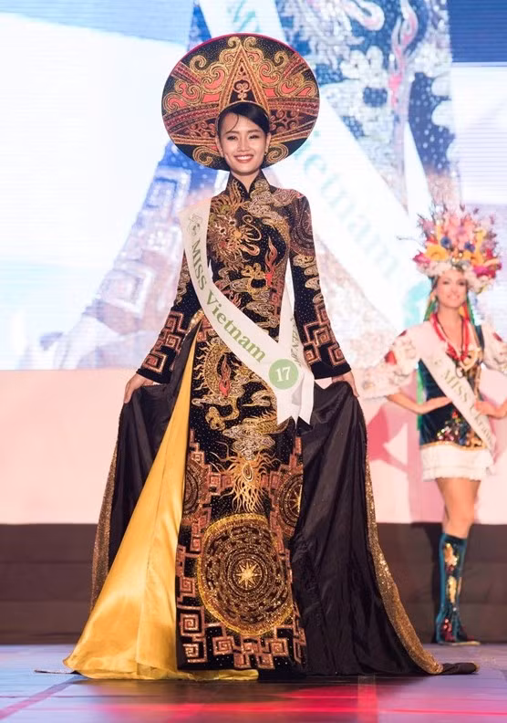 Á hậu thi chui: Mong sớm nộp phạt rồi... mở tiệc và nhận show