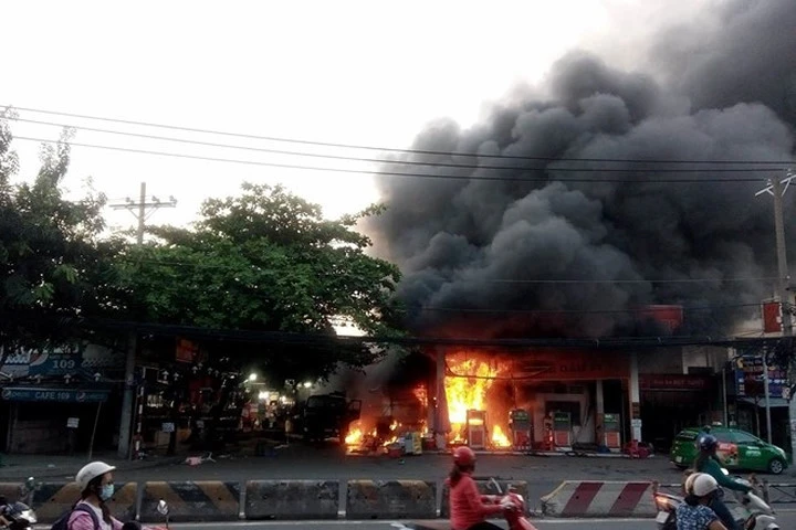 Nổ lớn tại nhà dân ở Kon Tum nghi do ném mìn