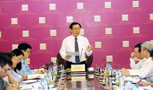 Ủy viên Bộ Chính trị, Phó Thủ tướng Vương Đình Huệ, Trưởng đoàn Kiểm tra số 471 của Bộ Chính trị phát biểu tại buổi làm việc. Ảnh: VGP/Thành Chung