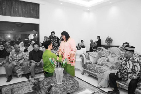 Cuộc hôn nhân giữa hoàng tử và Lọ Lem thời hiện đại khiến bao người ngưỡng mộ - Ảnh 5 Cuoc hon nhan giua hoang tu va Lo Lem thoi hien dai khien bao nguoi nguong mo - Anh 5