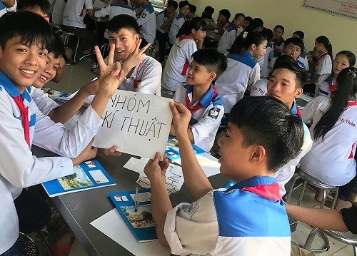 Học sinh Trường PTDTNT thảo luận về nghề nghiệp