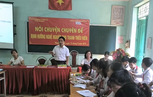 Buổi nói chuyện chuyên đề, định hướng nghề nghiệp tại Trường THCS Thanh Tương