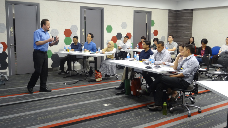 Giáo viên Singapore phải tham gia nhiều khóa đào tạo trở thành cán bộ quản lý. Giáo viên Singapore phải tham gia nhiều khóa đào tạo trở thành cán bộ quản lý.