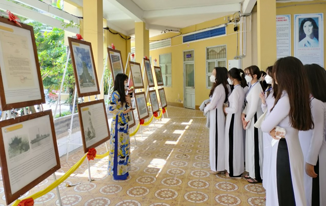 Nhà trường, giáo viên cần tích cực đổi mới phương pháp dạy học Lịch sử để những tiết học hấp dẫn hơn với học trò. Ảnh: IT Nhà trường, giáo viên cần tích cực đổi mới phương pháp dạy học Lịch sử để những tiết học hấp dẫn hơn với học trò. Ảnh: IT