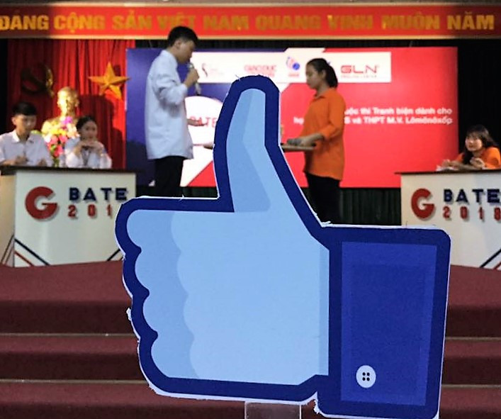 Ban Giám khảo đặt dấu LIKE cho ý tưởng trình bày hay của đội Đinh Xuân Châu Ban Giám khảo đặt dấu LIKE cho ý tưởng trình bày hay của đội Đinh Xuân Châu