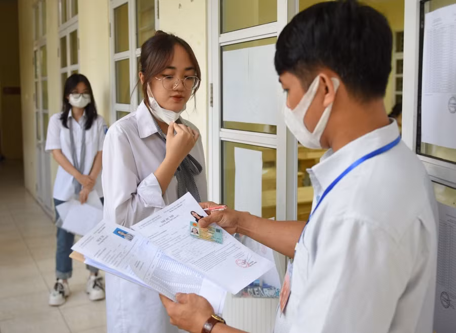 Thí sinh tham dự Kỳ thi tốt nghiệp THPT năm 2022. Ảnh: INT