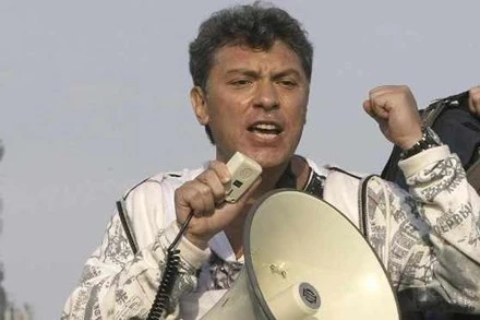 Ông Boris Nemtsov trong một cuộc biểu tình tại Moscow hồi năm 2012. Ảnh: Express Standard