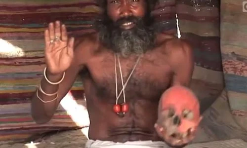 Người Aghori Babas có phương thức an táng ghê sợ.