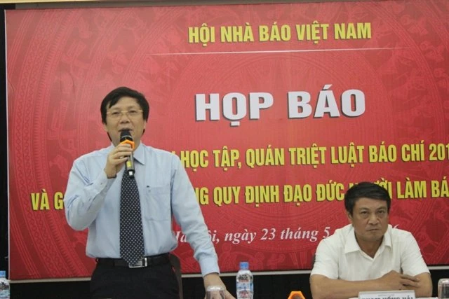 Nhà báo thông tin "2 mặt" không ổn