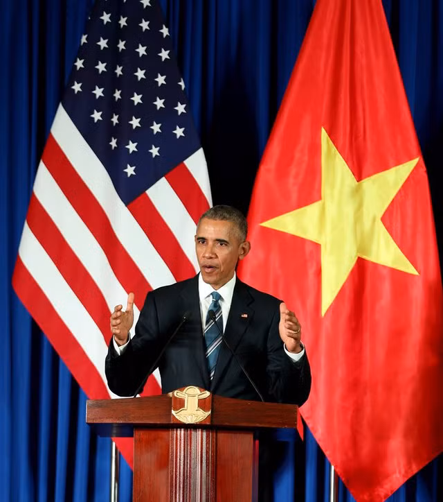  Tổng thống Obama phát biểu tại cuộc họp báo ở Trung tâm Hội nghị Quốc tế, Hà Nội, sáng ngày 23/5 (Ảnh: Hải Minh) 