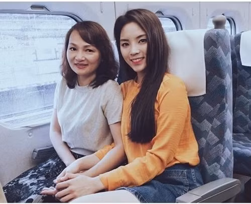 Những hình ảnh đời thường của HH Kỳ Duyên nhận được nhiều lời khen ngợi