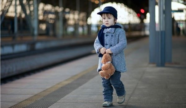 Thói quen không ngờ khi ra đường khiến cha mẹ lạc mất con ảnh 1