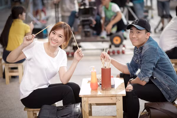 Những hình ảnh thân thiết trước khi lộ ảnh hôn nhau của Trấn Thành và Hari Won - Ảnh 11.