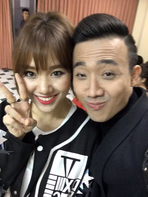 Những hình ảnh thân thiết trước khi lộ ảnh hôn nhau của Trấn Thành và Hari Won - Ảnh 10.