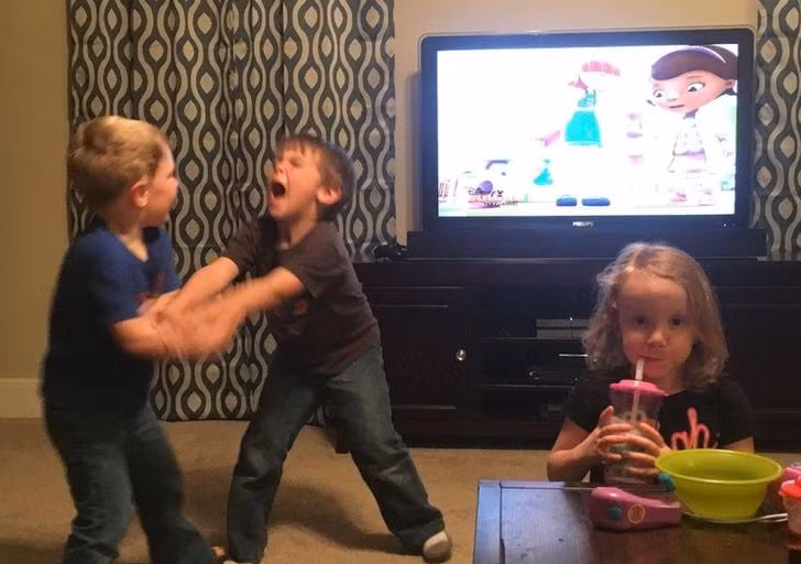 Một bức tranh mô tả hoàn hảo cuộc sống gia đình!