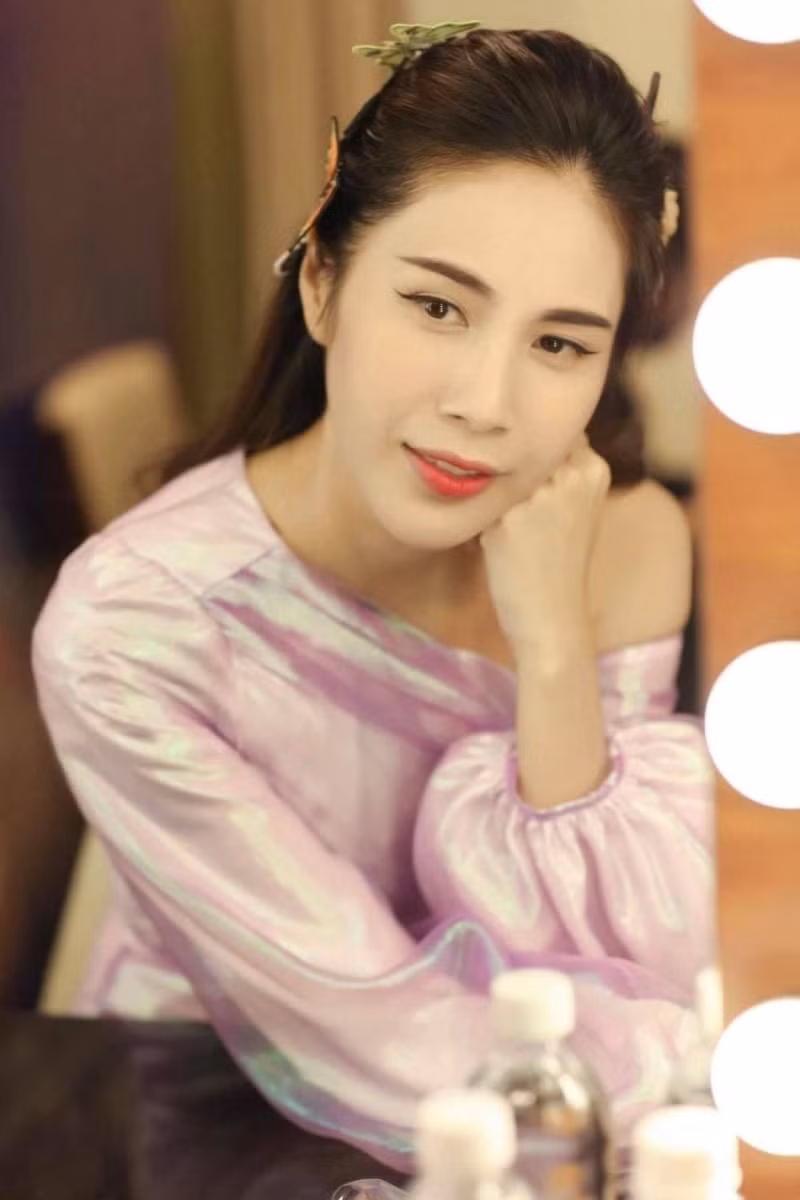 Nữ ca sĩ Thủy Tiên.