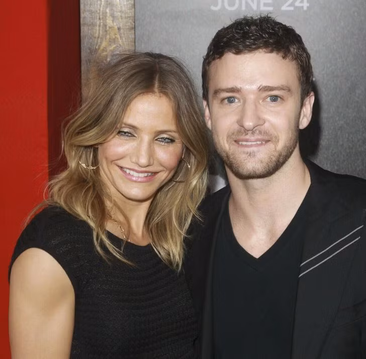 Cameron Diaz và Justin Timberlake: Cặp đôi đã ở bên nhau từ năm 2003 đến năm 2007 nhưng sau đó Cameron Diaz kết hôn với thành viên ban nhạc Good Charlotte là Benji Madden vào năm 2015, còn Justin Timberlake kết hôn với Jessica Biel vào năm 2012.
