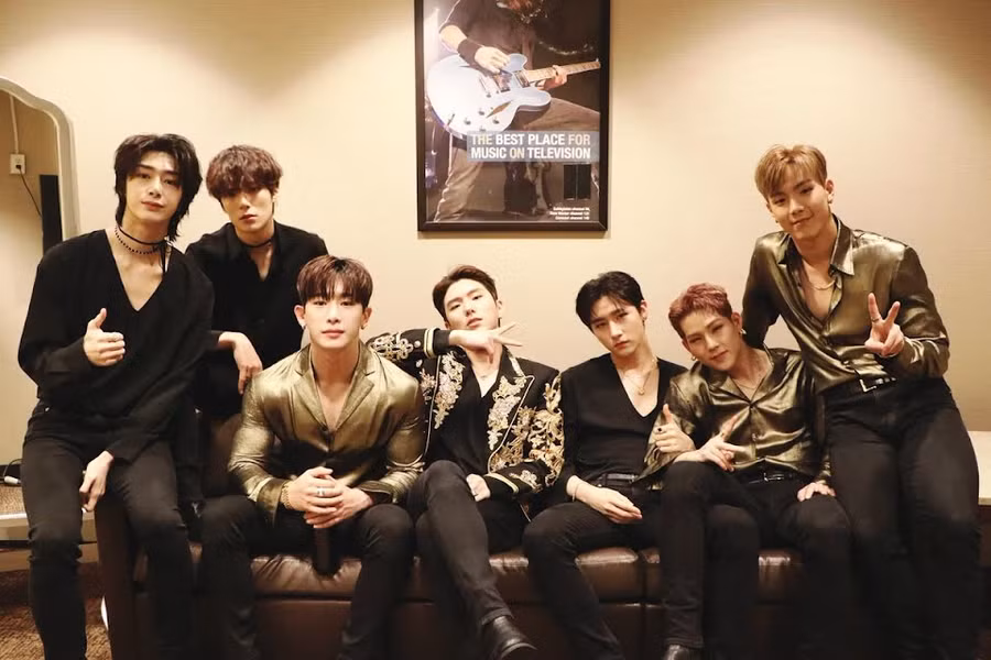 BTS dẫn đầu danh sách 10 nhóm nhạc nam xuất sắc nhất mọi thời đại ảnh 2