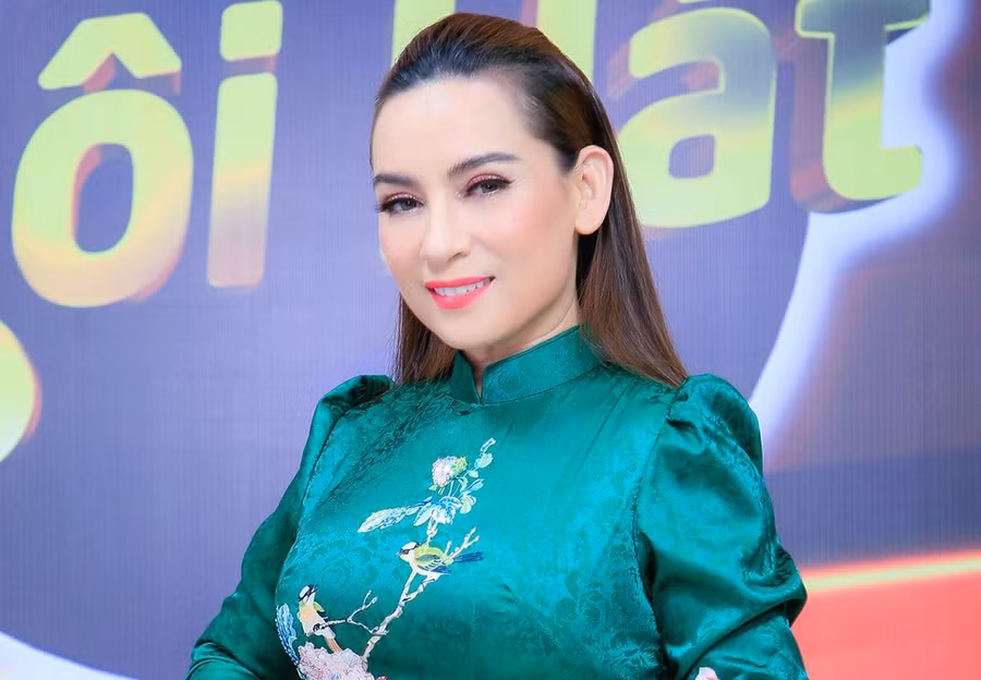 Nữ ca sĩ Phi Nhung.