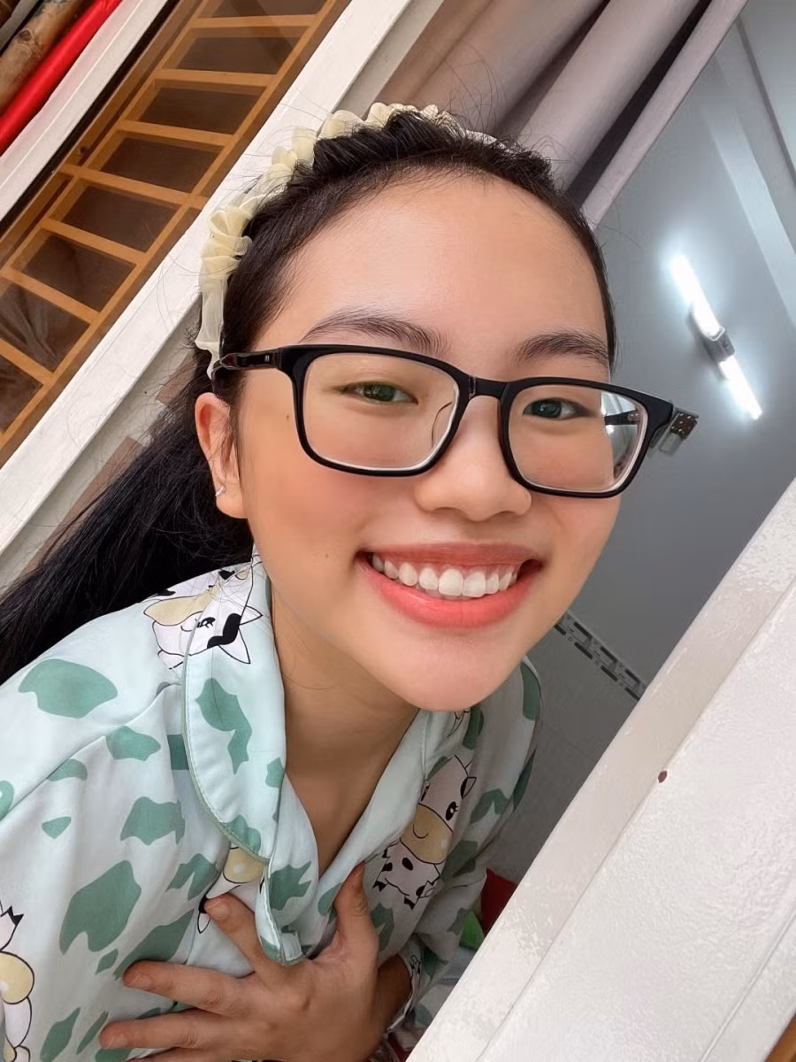 Nữ ca sĩ Phương Mỹ Chi cùng gia đình đều mắc Covid-19.