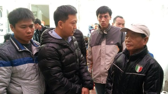 đồng nghiệp của Đạt đến chia buồn cùng gia đình