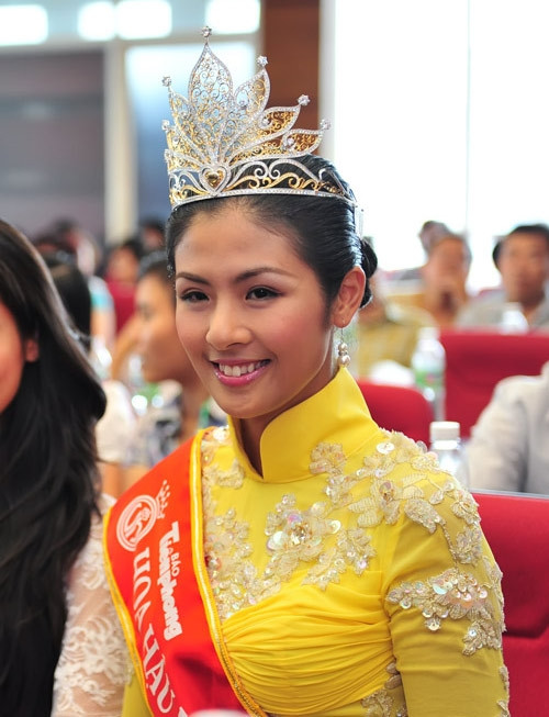 6 Hoa hậu Việt Nam gặp Hoa hậu Ngọc Hân bị chê xấu khi đăng quang