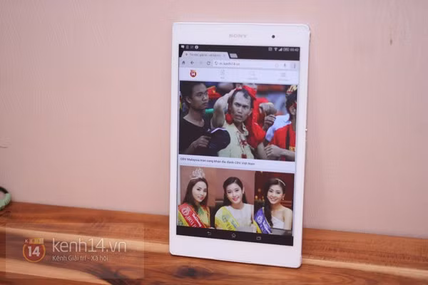 Xperia Z3 Tablet Compact của Sony nặng 270 g và dày chỉ 6,4 mm.