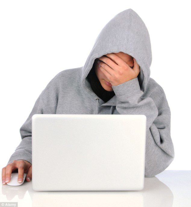 Báo động tình trạng tự tử liên quan tới mạng xã hội