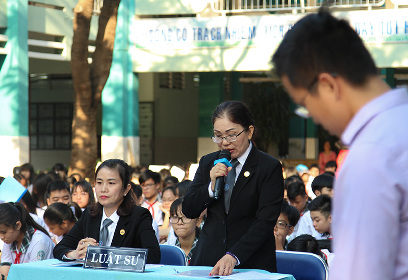 Luật sư bào chữa cho bị cáo tham gia bào chữa