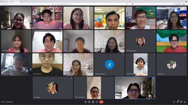 Sinh viên các chương trình quốc tế của Trường Đại học Kinh tế, Đại học Đà Nẵng giao lưu trực tuyến.