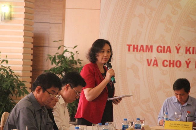 Đại biểu chia sẻ ý kiến tại buổi góp ý