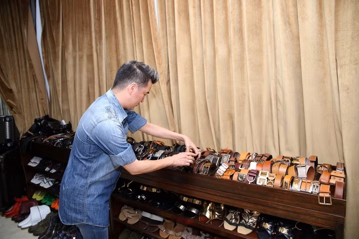 Nam ca sỹ còn chia sẻ thêm, từ thiện là việc không ai ép buộc nhưng nếu chúng ta được sống trong sự cho và nhận sẽ cảm thấy lòng bình yên, thanh thản. Nam ca sỹ còn chia sẻ thêm, từ thiện là việc không ai ép buộc nhưng nếu chúng ta được sống trong sự cho và nhận sẽ cảm thấy lòng bình yên, thanh thản.