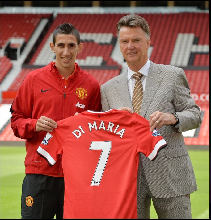 HLV Louis Van Gaal đặt cả hi vọng vào Angel Di Maria.