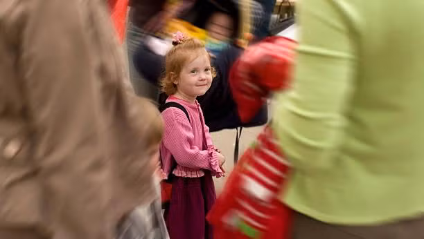 Cha mẹ cần chỉ định một điểm gặp với trẻ trong trường hợp bé lạc.