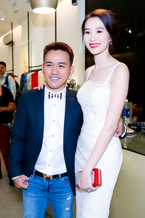 Hoa hậu Thu Thảo mặc váy trắng tinh khôi như tiên nữ ảnh 1 HH Thu Thảo mặc váy trắng tinh khôi như tiên nữ - 3